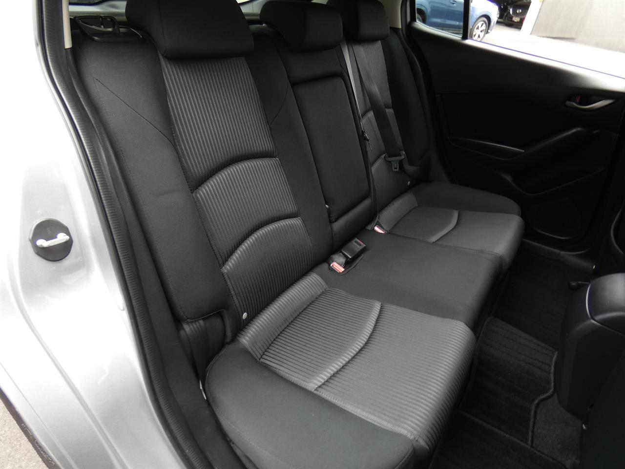 2016 Mazda AXELA