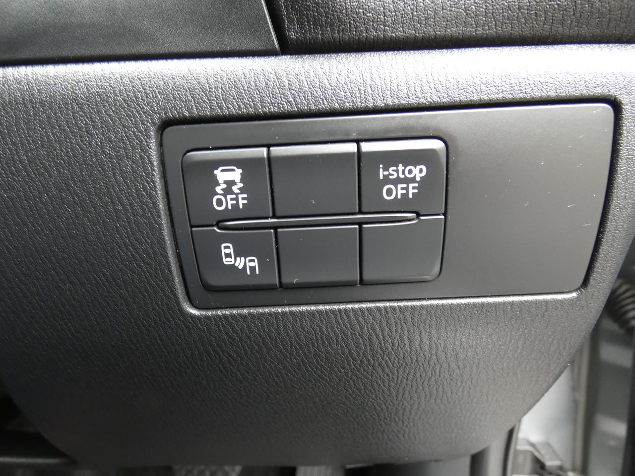 2016 Mazda AXELA