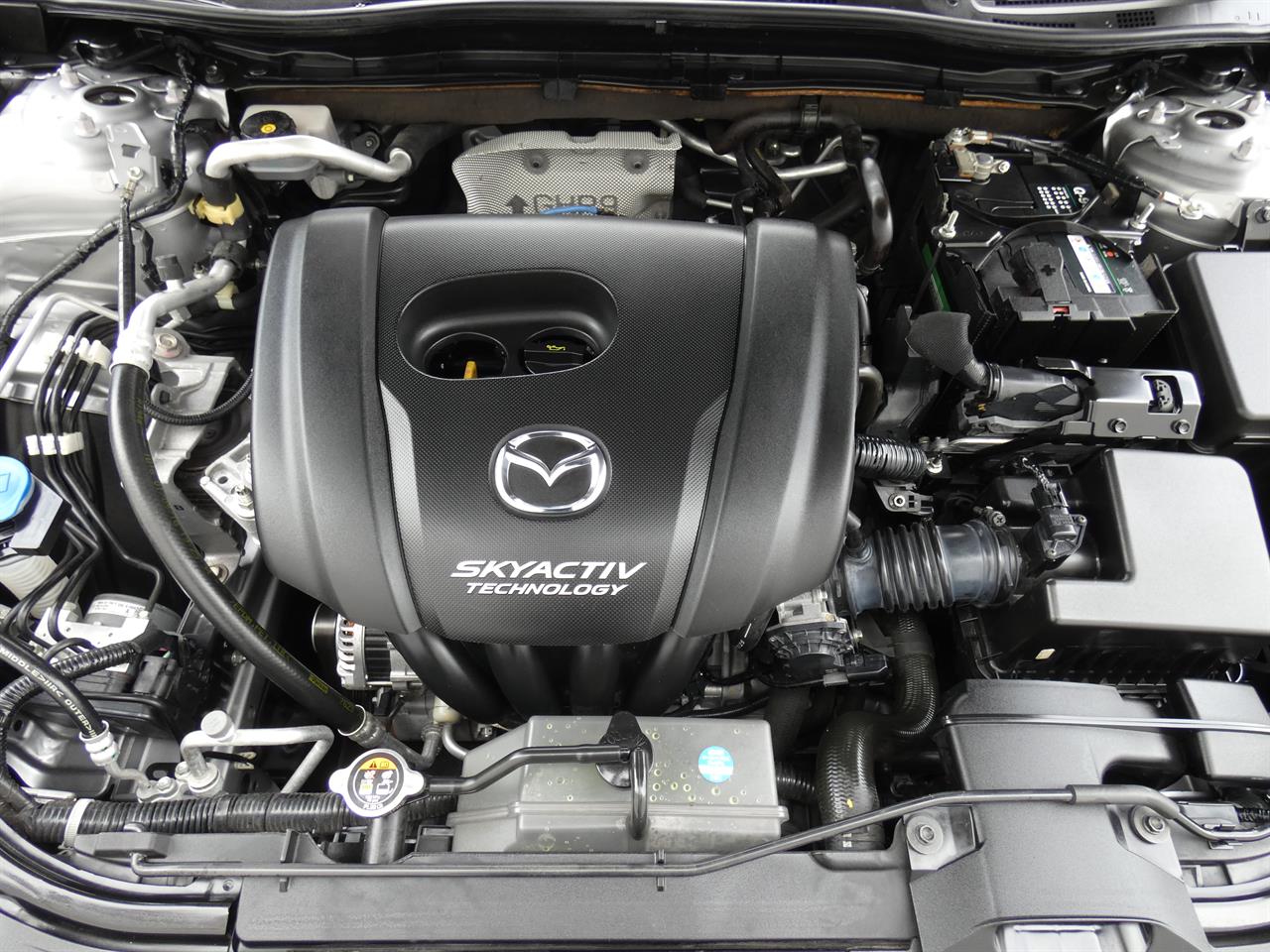 2016 Mazda AXELA