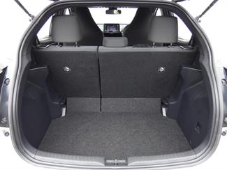2021 Toyota YARIS - Thumbnail