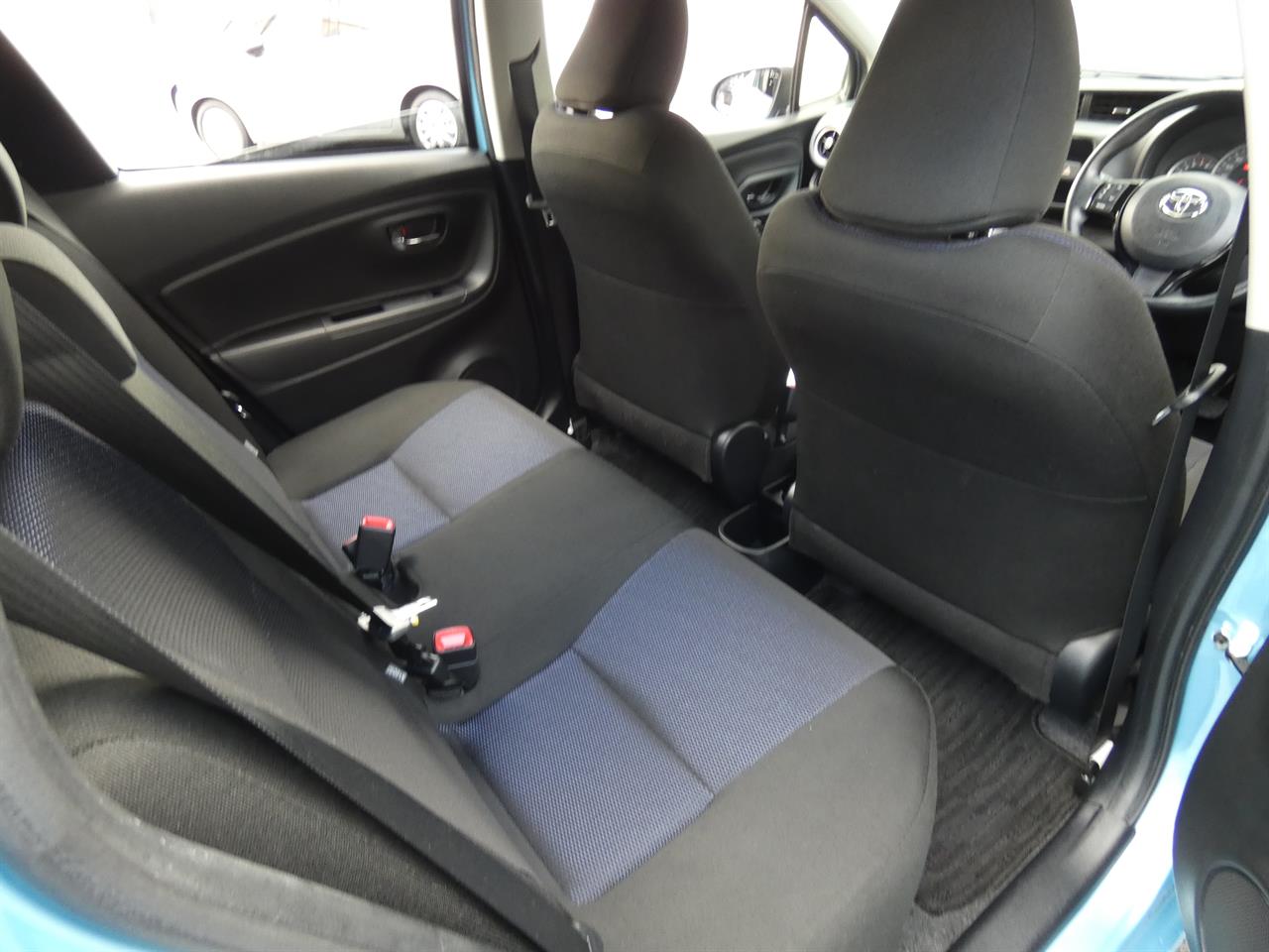 2016 Toyota VITZ
