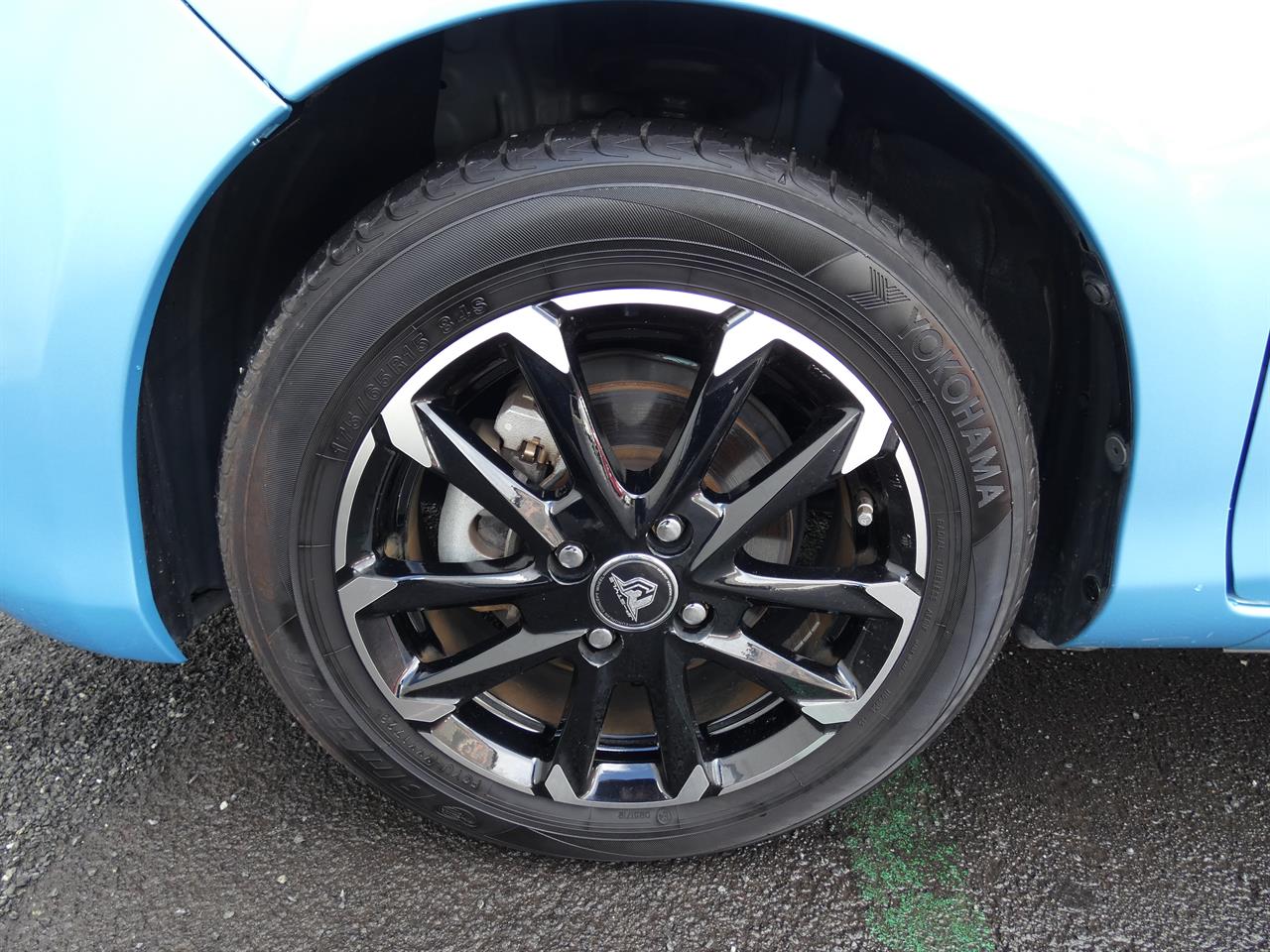 2016 Toyota VITZ
