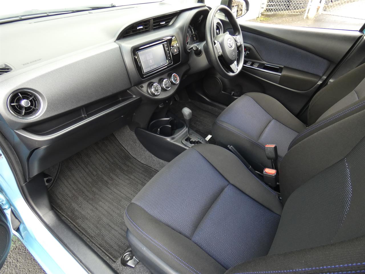 2016 Toyota VITZ