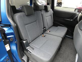 2016 Toyota Sienta - Thumbnail