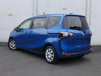 2016 Toyota Sienta - Thumbnail