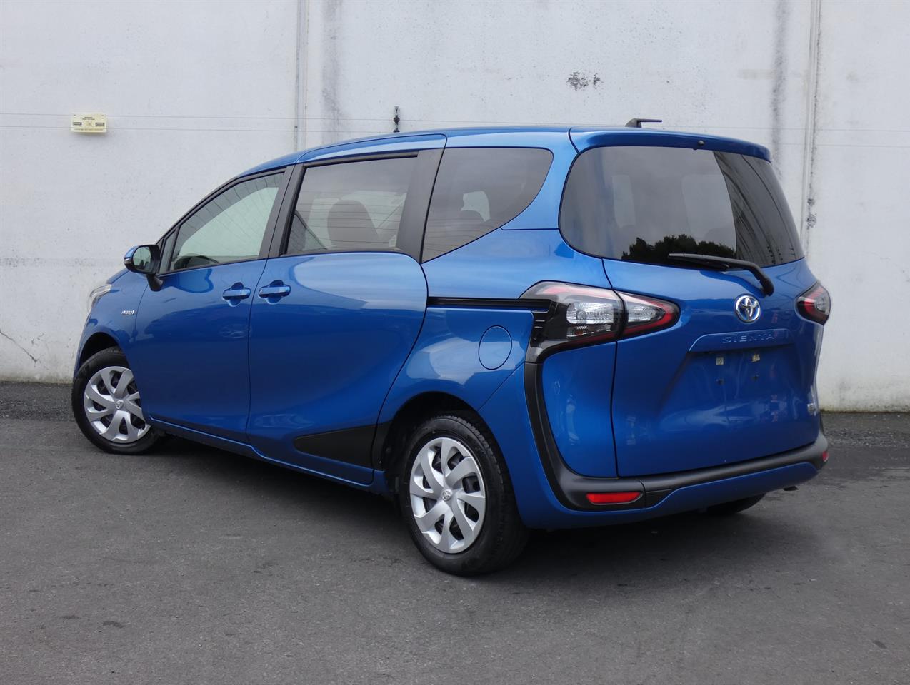 2016 Toyota Sienta