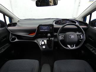2016 Toyota Sienta - Thumbnail