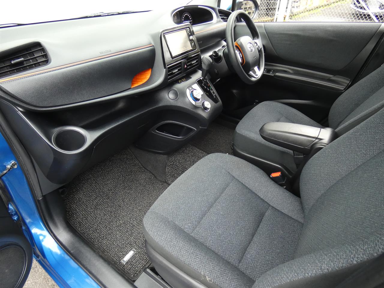 2016 Toyota Sienta