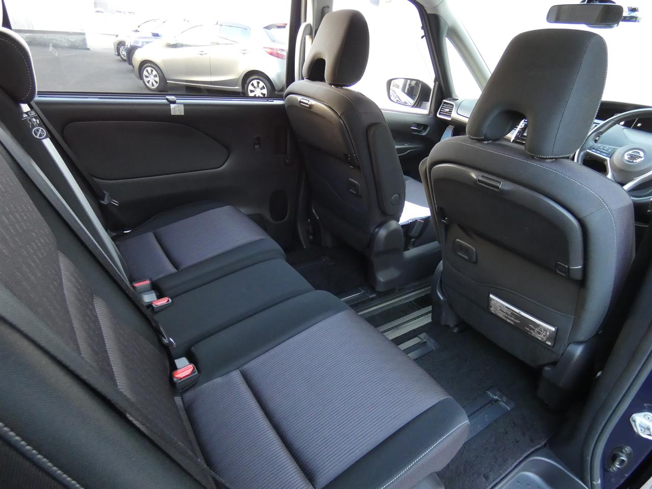 2017 Nissan SERENA