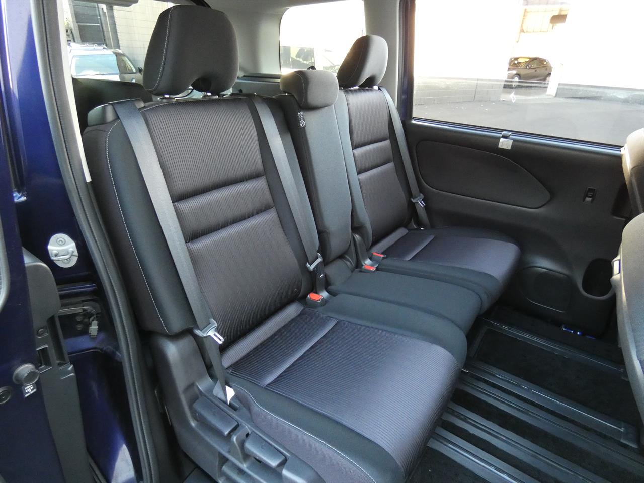 2017 Nissan SERENA