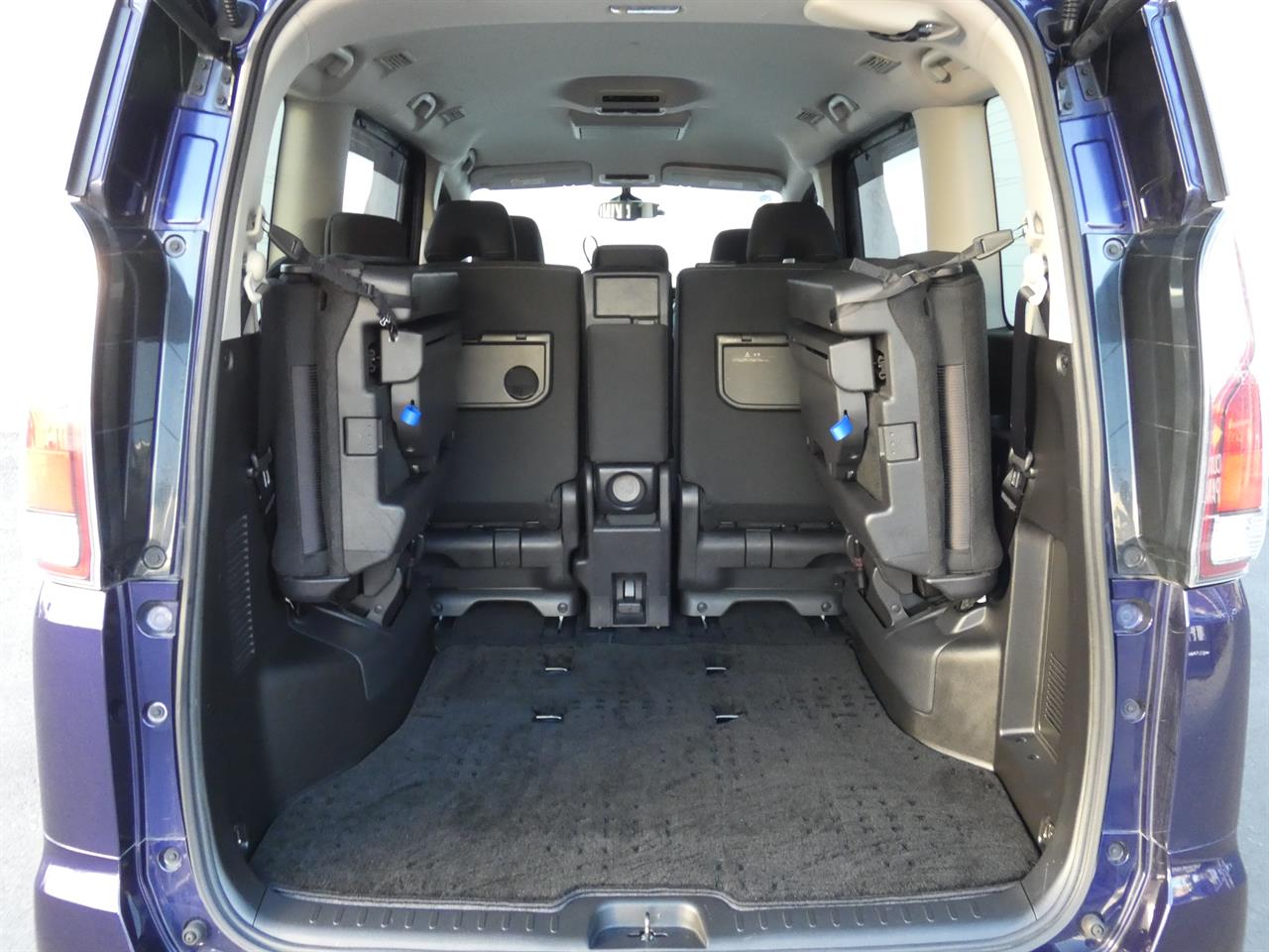 2017 Nissan SERENA