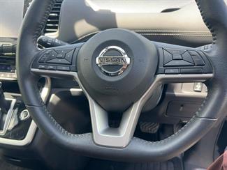 2017 Nissan SERENA - Thumbnail
