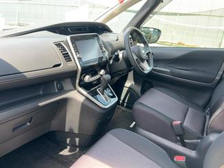 2017 Nissan SERENA - Thumbnail