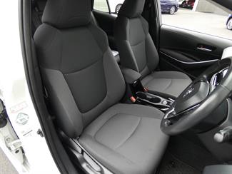 2020 Toyota COROLLA - Thumbnail