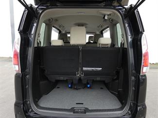 2016 Nissan SERENA - Thumbnail