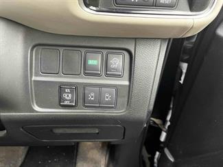 2016 Nissan SERENA - Thumbnail