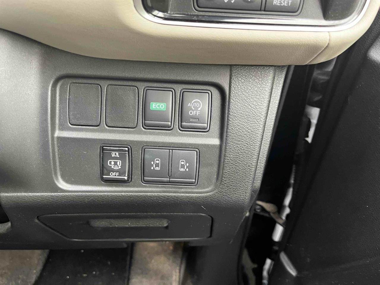 2016 Nissan SERENA