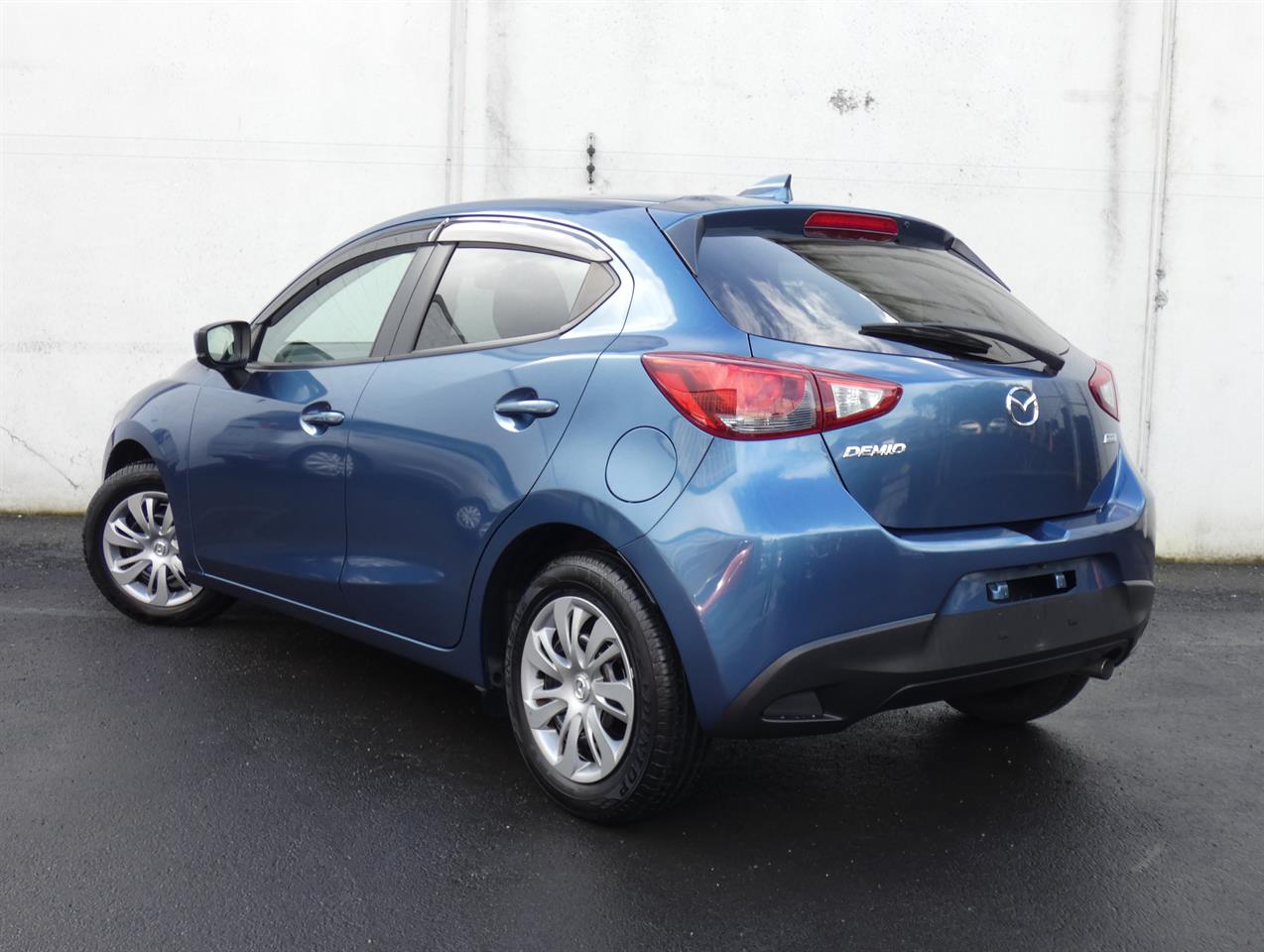 2017 Mazda DEMIO