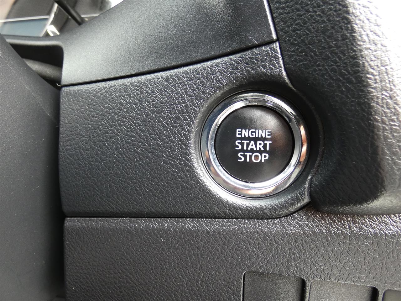 2014 Toyota AURIS
