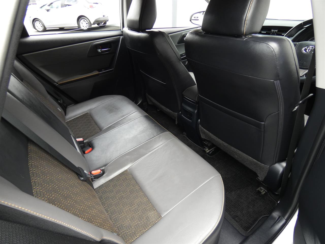2014 Toyota AURIS