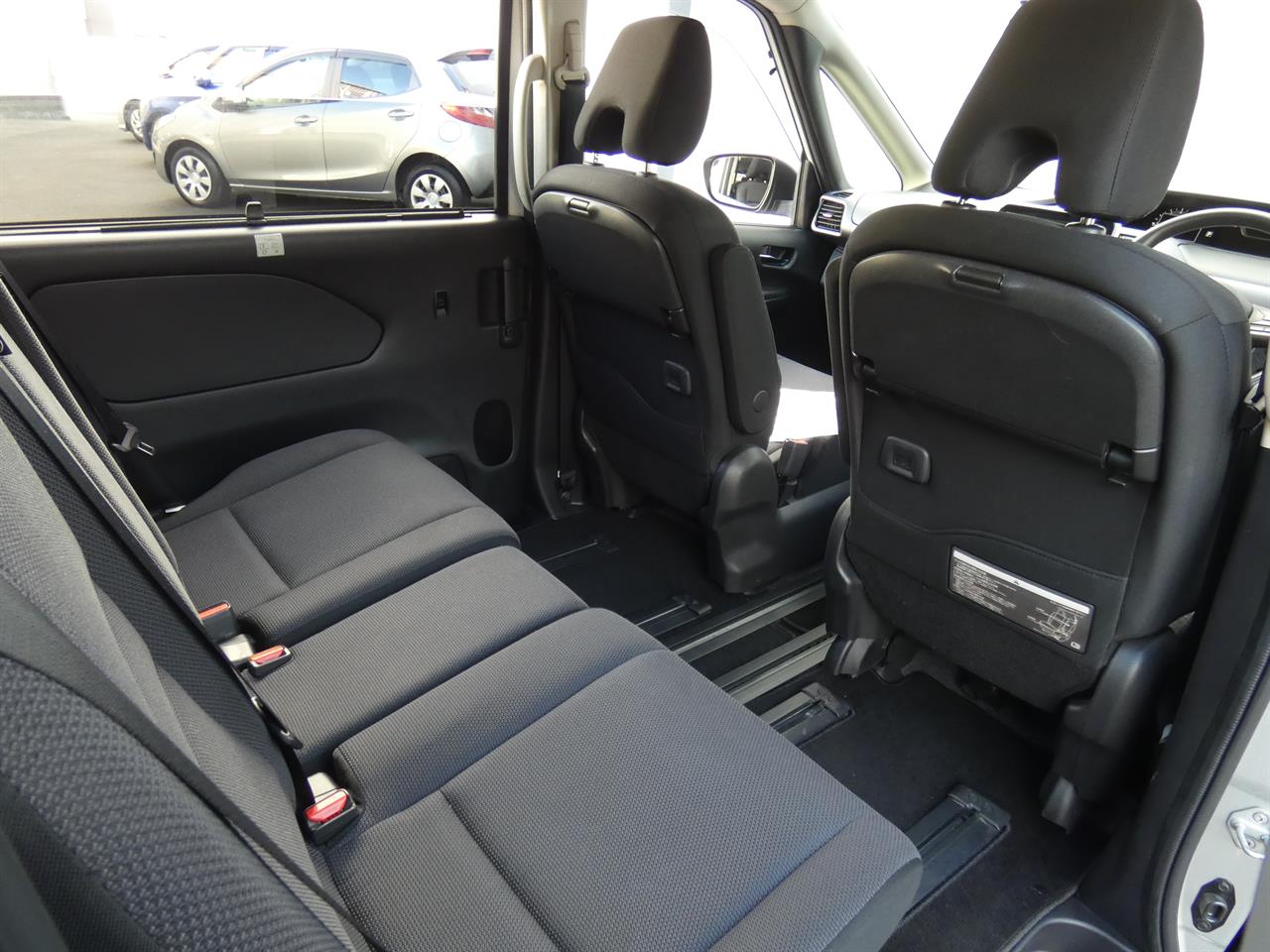 2017 Nissan SERENA