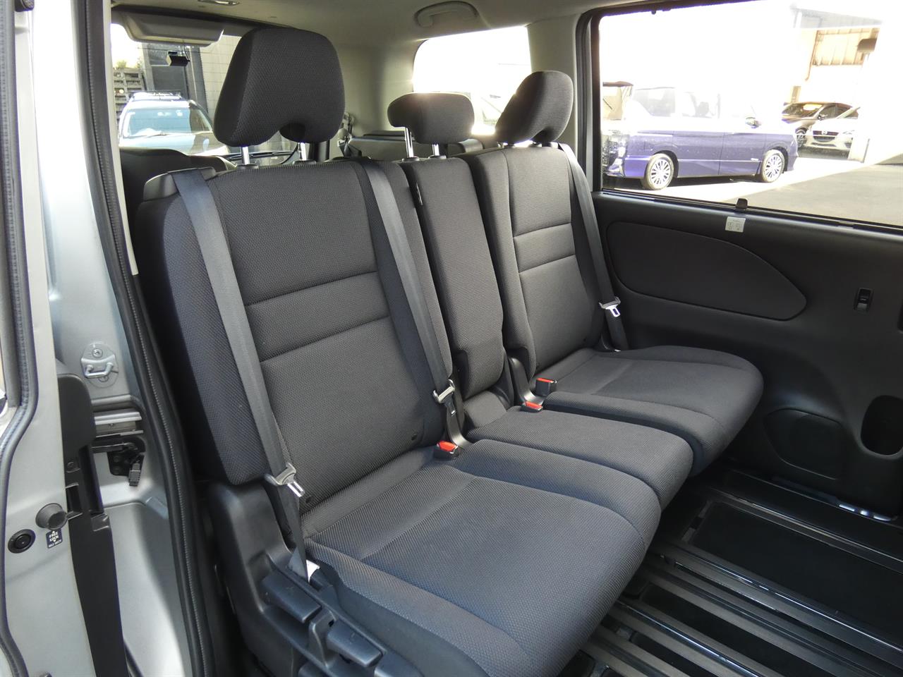 2017 Nissan SERENA