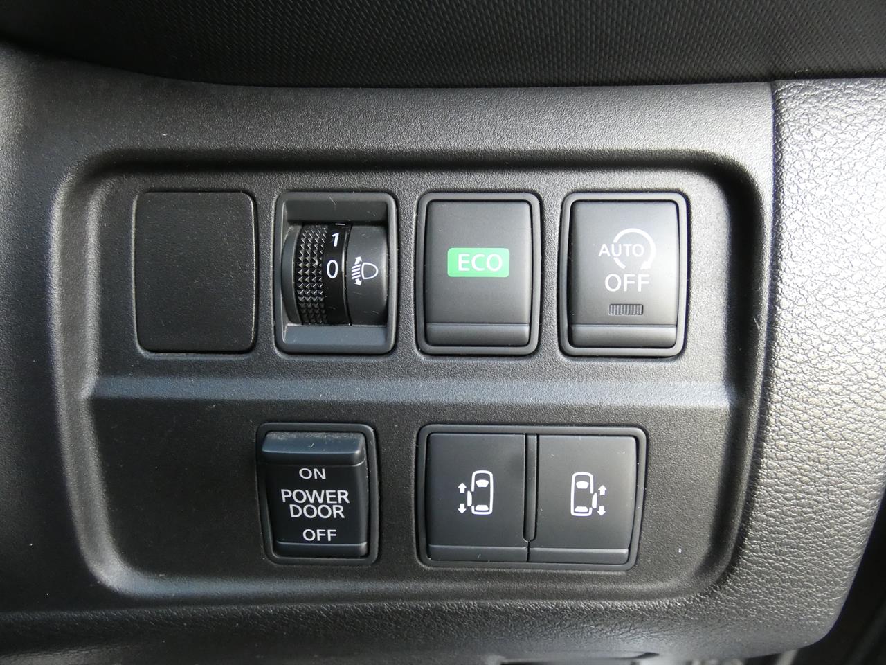 2017 Nissan SERENA
