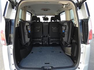 2017 Nissan SERENA - Thumbnail