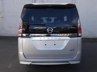 2017 Nissan SERENA - Thumbnail