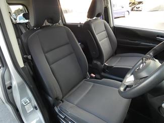 2017 Nissan SERENA - Thumbnail