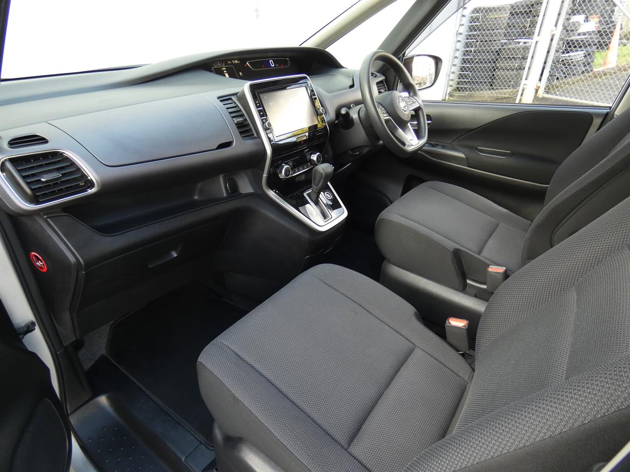 2017 Nissan SERENA